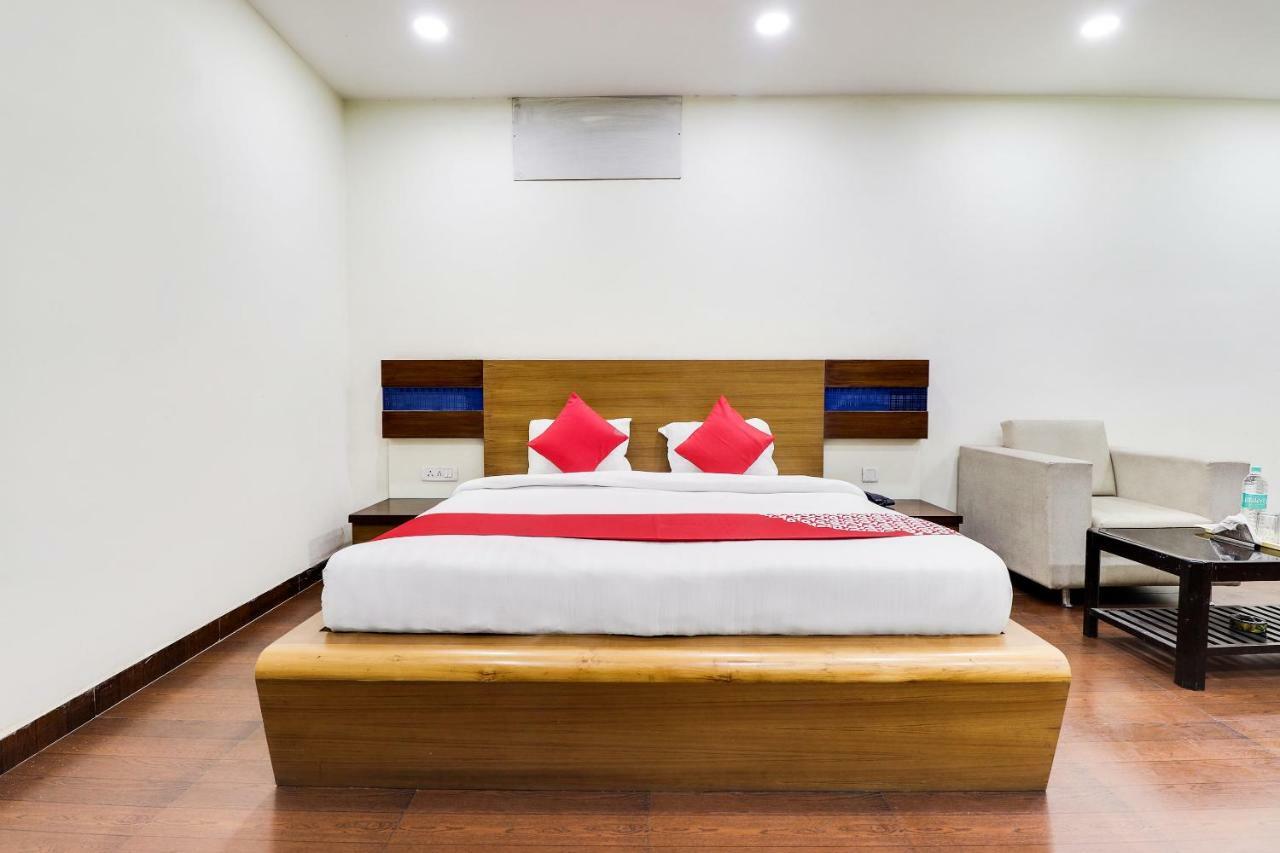 Oyo 43936 Hotel Rajputana Palace Farrukhabad Phòng bức ảnh