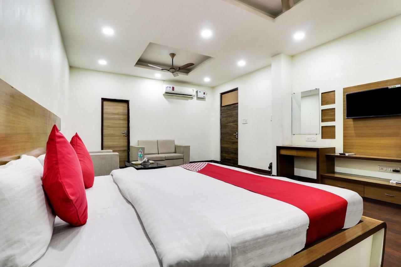 Oyo 43936 Hotel Rajputana Palace Farrukhabad Phòng bức ảnh